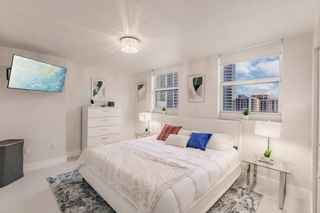 Upscale Brickell 3 Bedroom With Water Views And Free Parking Miami Ngoại thất bức ảnh