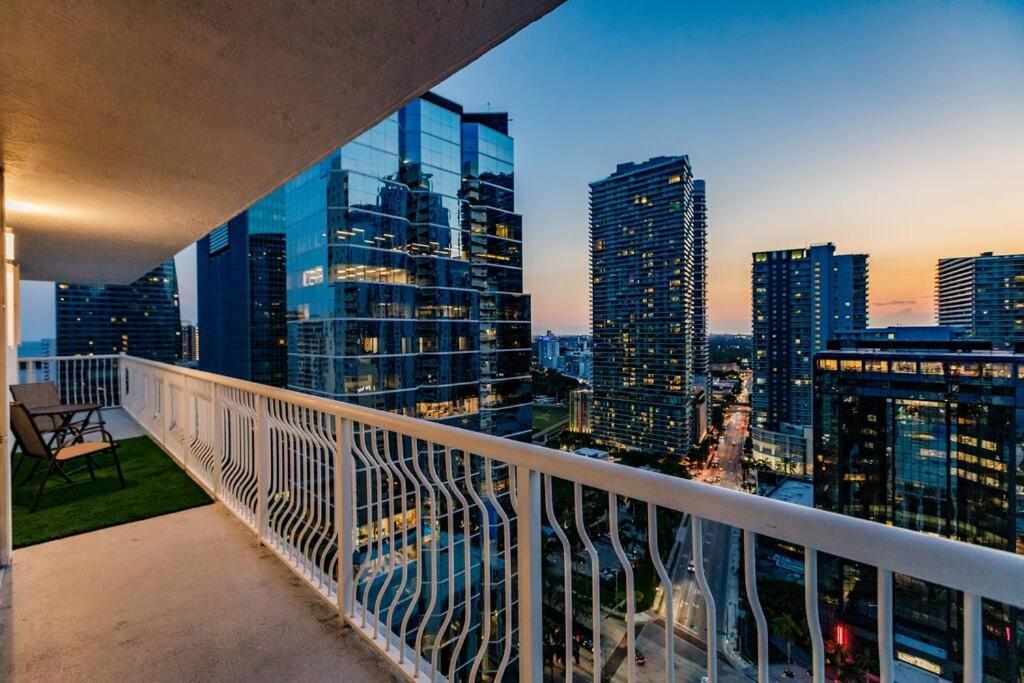 Upscale Brickell 3 Bedroom With Water Views And Free Parking Miami Ngoại thất bức ảnh