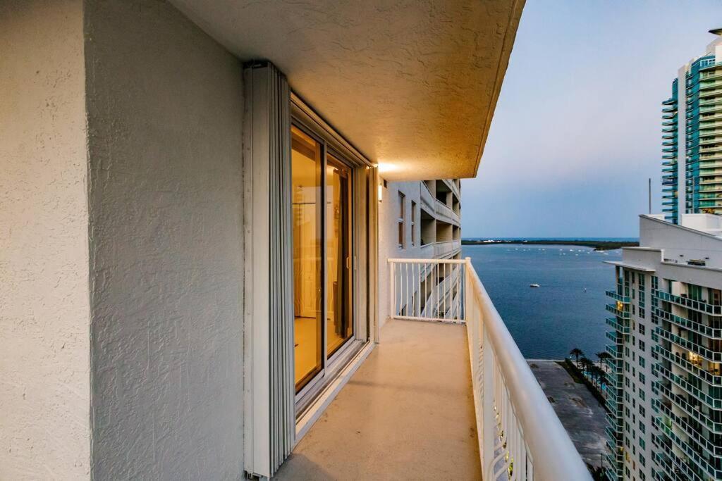 Upscale Brickell 3 Bedroom With Water Views And Free Parking Miami Ngoại thất bức ảnh
