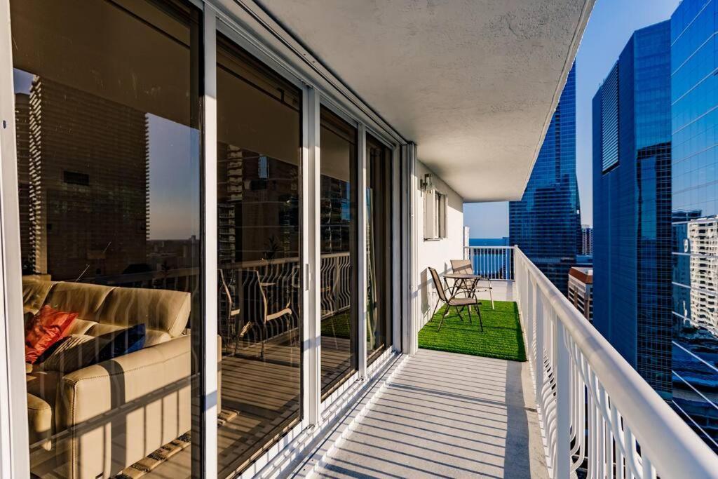 Upscale Brickell 3 Bedroom With Water Views And Free Parking Miami Ngoại thất bức ảnh