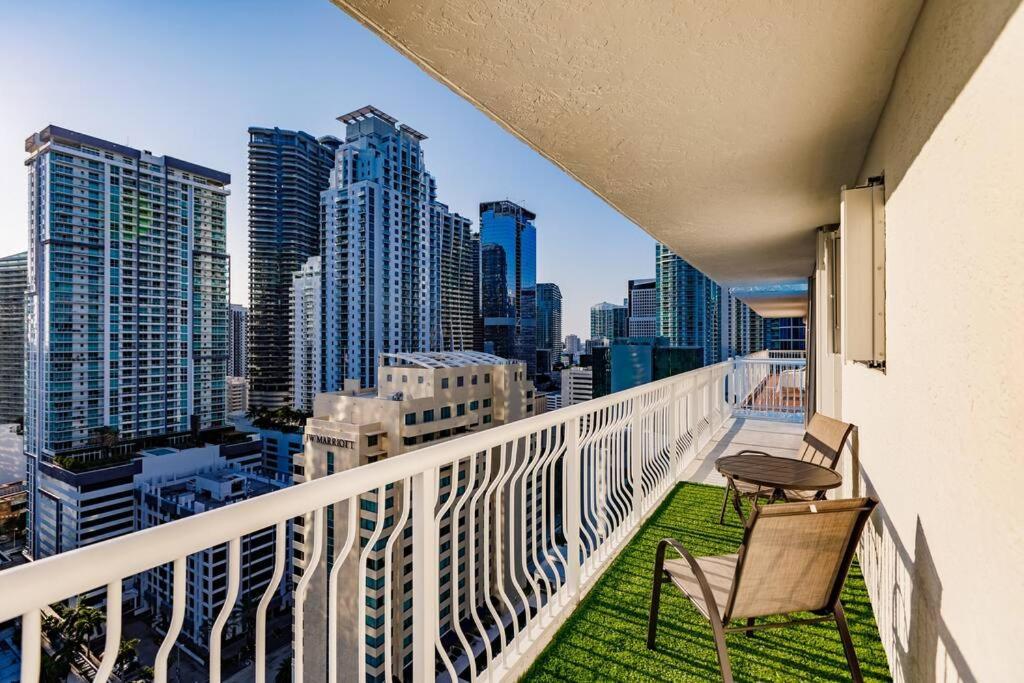 Upscale Brickell 3 Bedroom With Water Views And Free Parking Miami Ngoại thất bức ảnh