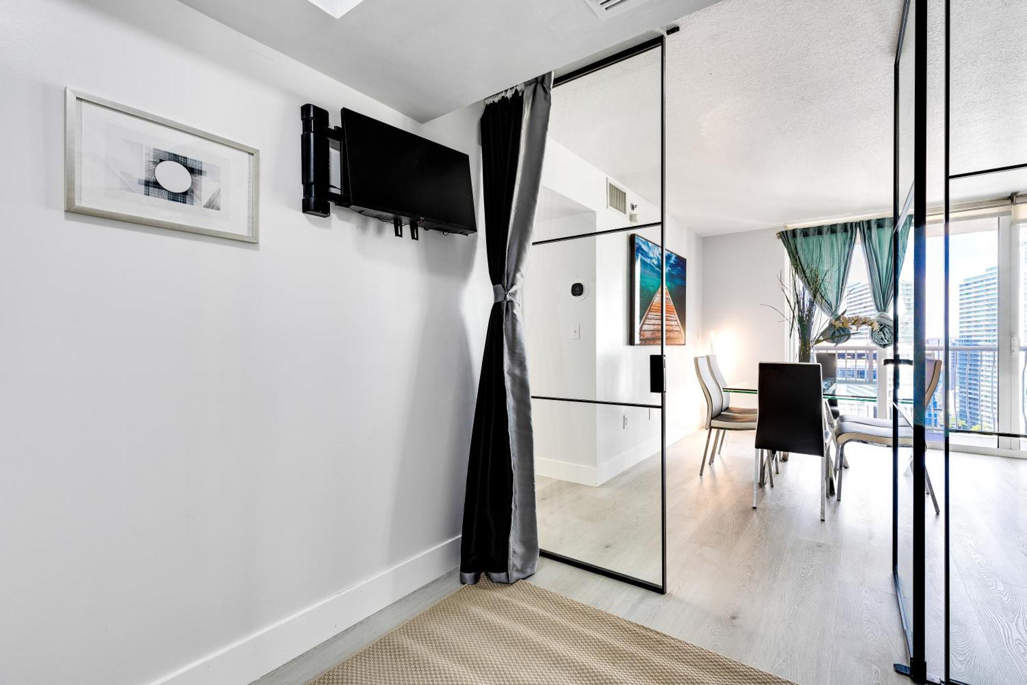 Upscale Brickell 3 Bedroom With Water Views And Free Parking Miami Ngoại thất bức ảnh