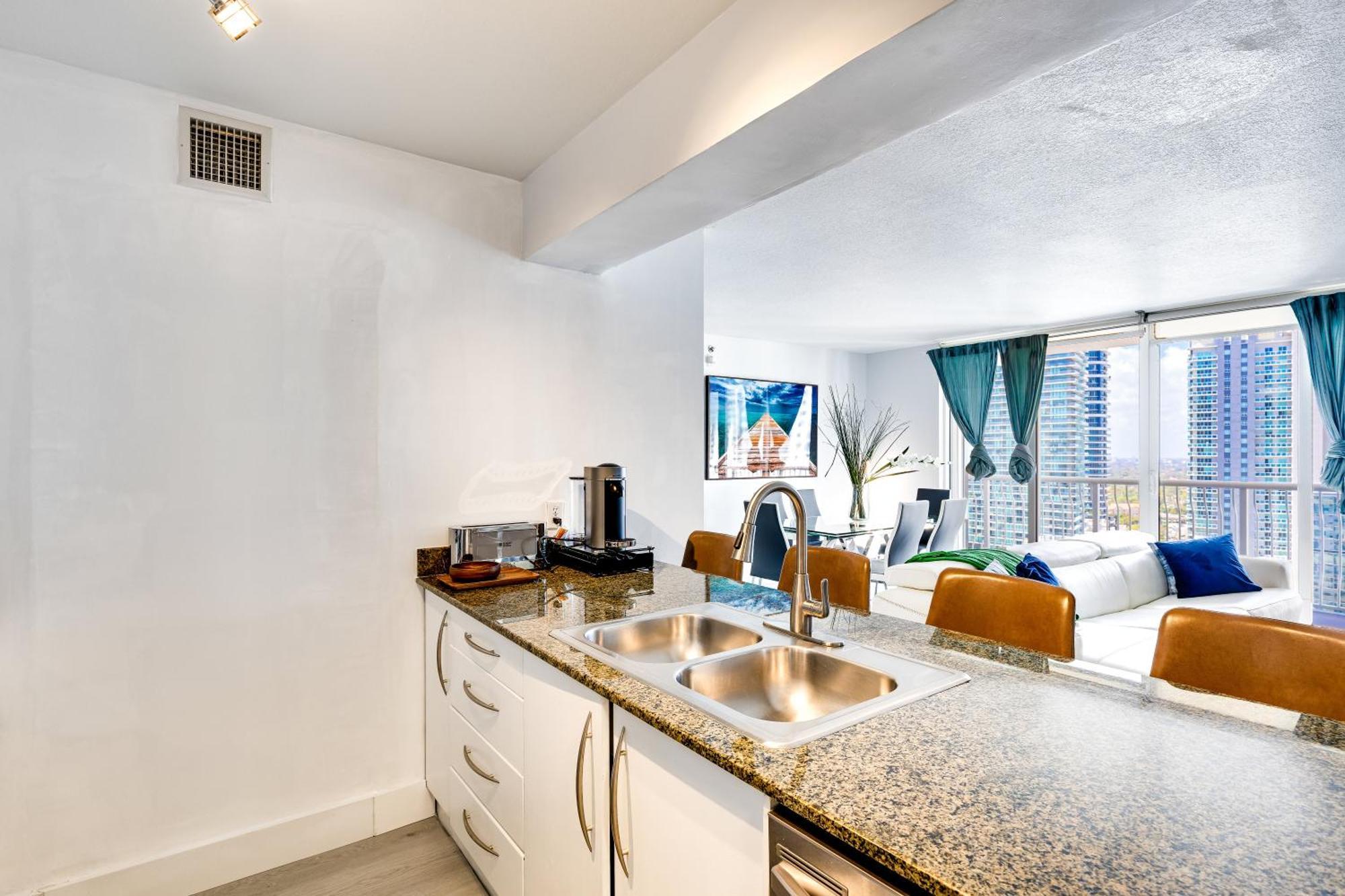 Upscale Brickell 3 Bedroom With Water Views And Free Parking Miami Ngoại thất bức ảnh