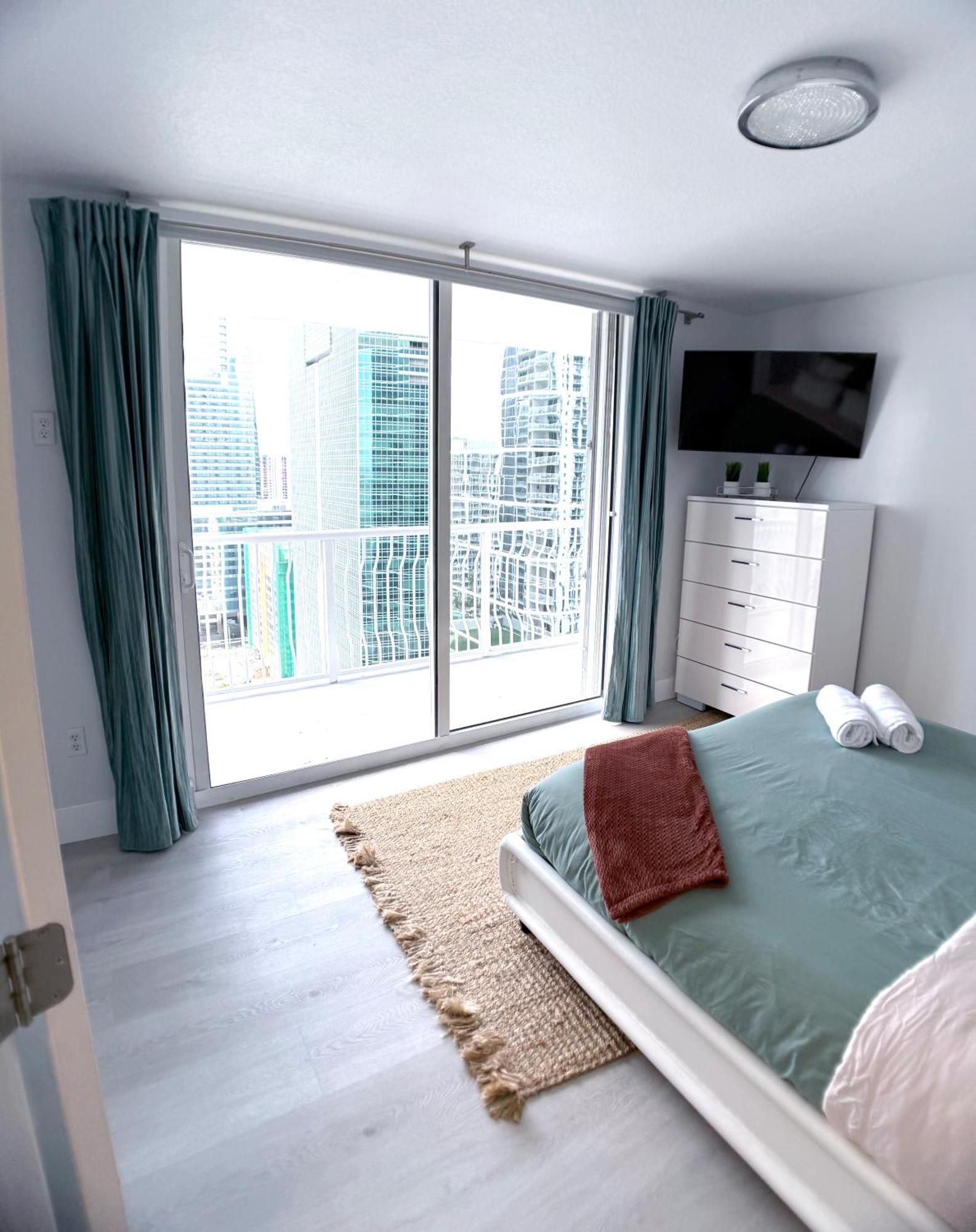 Upscale Brickell 3 Bedroom With Water Views And Free Parking Miami Ngoại thất bức ảnh